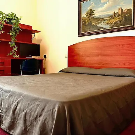 Nazareth 3*