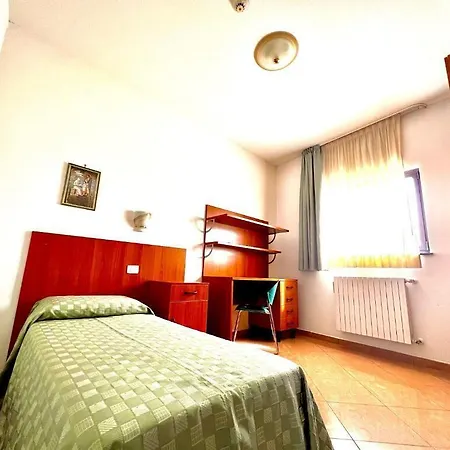 Nazareth 3*